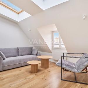 Paris 9e Trinité 3 pièces Meublé refait à neuf