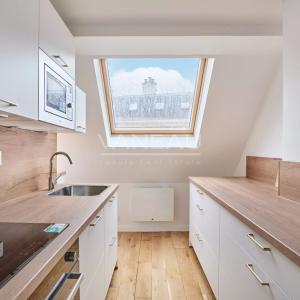 Paris 9e Trinité 3 pièces Meublé refait à neuf