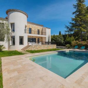 Chateauneuf Villa contemporaine rénovée à vendre