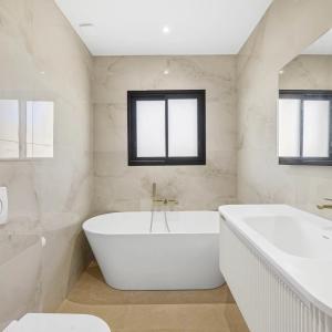 Chateauneuf Villa contemporaine rénovée à vendre