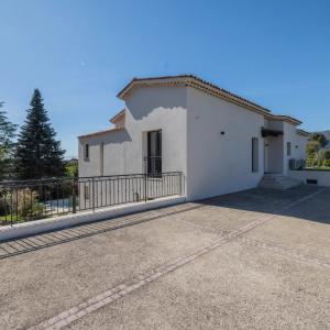 Chateauneuf Villa contemporaine rénovée à vendre