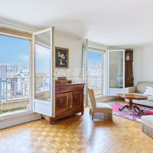 PARIS XV - dernier étage / Vues / Balcons