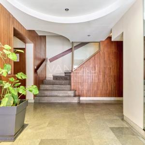 PARIS XVe - Volontaires : Appartement familial avec balcon