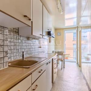 PARIS XVe - Volontaires : Appartement familial avec balcon