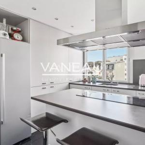 Paris XIXe - JOURDAIN - AMERIQUE - Appartement Familial en étage