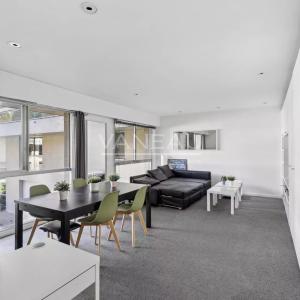 Paris VIIe - Barbet de Jouy - Trois pièces sur jardin