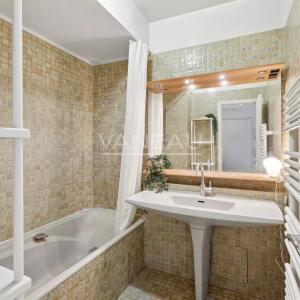 Paris VIIe - Barbet de Jouy - Trois pièces sur jardin