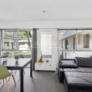 Paris VIIe - Barbet de Jouy - Trois pièces sur jardin