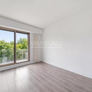 Neuilly - Château - Appartement familial avec balcon-terrasses