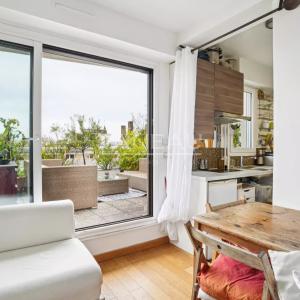 Exclusivité - Paris XVIIIe - Studio avec Terrasse vue Montmartre