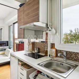 Exclusivité - Paris XVIIIe - Studio avec Terrasse vue Montmartre