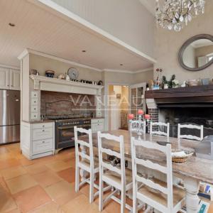 Évreux (27) - Magnifique propriété. Domaine sur parc arboré de 2