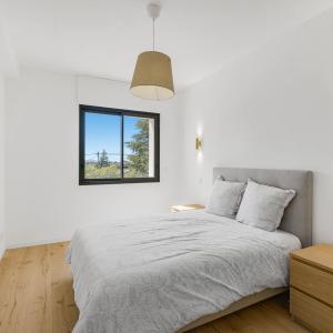 Chateauneuf Villa contemporaine rénovée à vendre