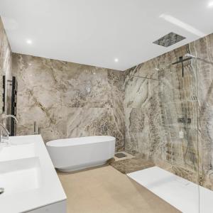 Chateauneuf Villa contemporaine rénovée à vendre