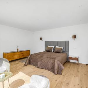 Chateauneuf Villa contemporaine rénovée à vendre