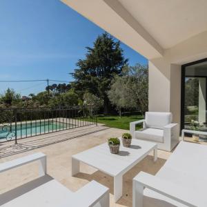 Chateauneuf Villa contemporaine rénovée à vendre
