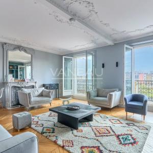Paris XIVe - Petit Montrouge - Appartement familial de 168 m² - 3/4 Chambres - Accès jardin privatif de 650 m²