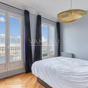 Paris XIVe - Petit Montrouge - Appartement familial de 168 m² - 3/4 Chambres - Accès jardin privatif de 650 m²