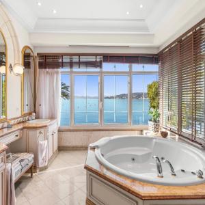 Cap D'Antibes, Chateau de la Vigie à Vendre