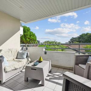 SURESNES - Appartement familial avec terrasse et balcon.