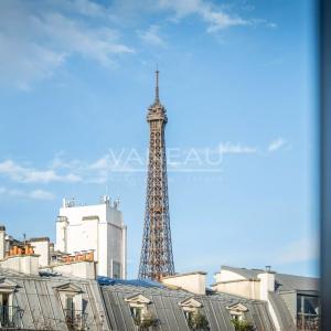 PARIS VII - Superbe appartement avec vue Tour Eiffel