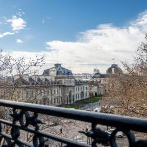 PARIS VII - Superbe appartement avec vue Tour Eiffel