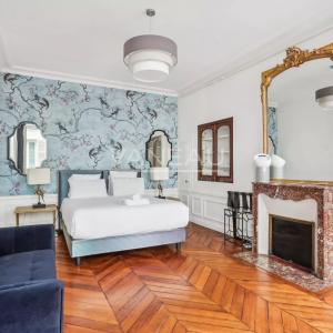 Paris VIIe - Rue de Bourgogne - Appartement familial et d'except