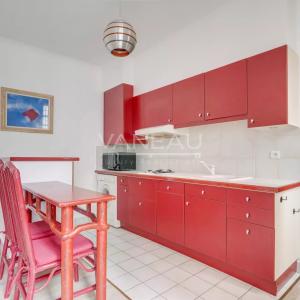 Paris 15ème - Ernest Renan - charmant deux pièces en étage élevé