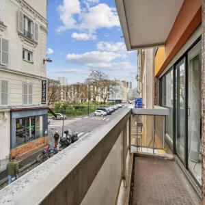 Paris XVe - Volontaires / Vaugirard : Studio lumineux avec balco