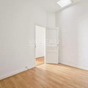 PARIS XV - Villa Poirier : Appartement trois pièces à rénover