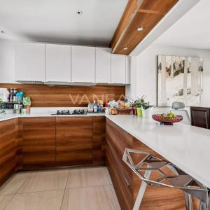 Paris XIVe : Parc Montsouris : Duplex au dernier étage avec terr