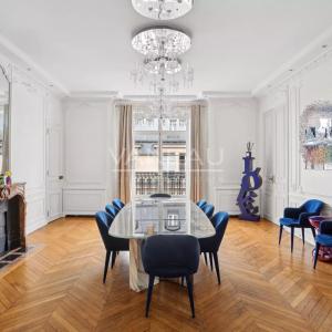 Paris XVIe - Place Victor Hugo - Magnifique appartement en derni