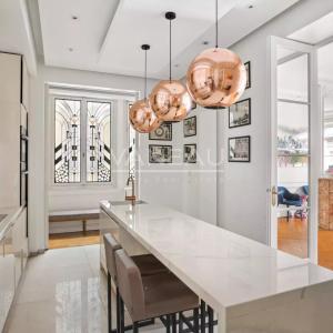 Paris XVIe - Place Victor Hugo - Magnifique appartement en derni