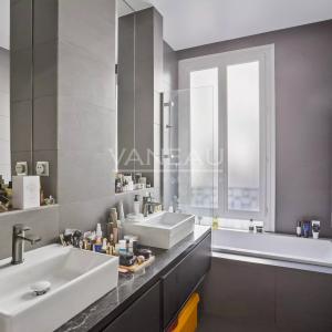 Paris XVIe - Porte Dauphine - Appartement familial entièrement r