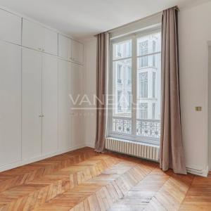 Paris VIIIe -Champs Elysées Alma Marceau - Appartement de Récept