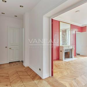 Paris VIIIe -Champs Elysées Alma Marceau - Appartement de Récept