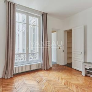 Paris VIIIe -Champs Elysées Alma Marceau - Appartement de Récept