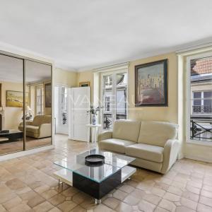 PARIS VIIe - quartier des antiquaires - 2 chambres