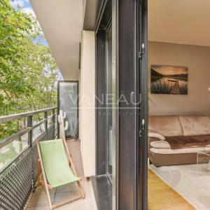 Deux pièces avec balcon exposé sud - immeuble moderne