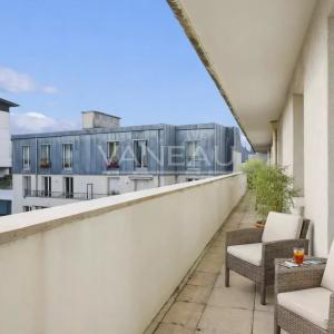 Exclusivité : Trois pièces avec balcon en étage