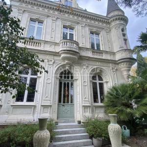 Somptueux Manoir rénové au coeur d' Angers avec piscine