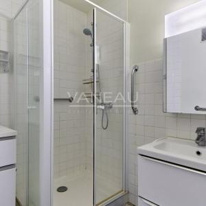 PARIS XVe - Volontaires : Appartement familial avec balcon