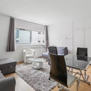 Paris XVIe - Place Victor Hugo - Studio sur jardin