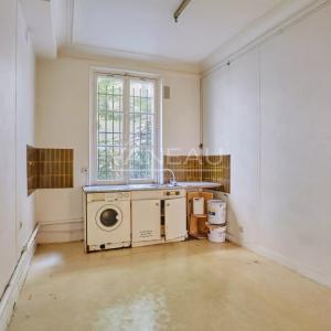 PARIS XVIe - Place Victor Hugo