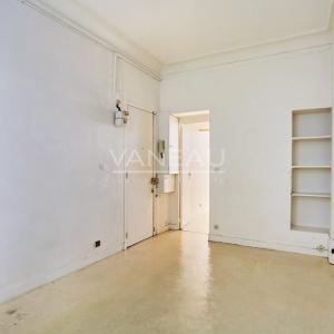 PARIS XVIe - Place Victor Hugo