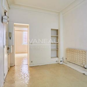 PARIS XVIe - Place Victor Hugo