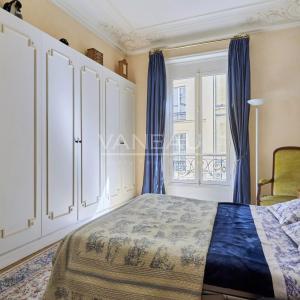 Paris VIIIe– Quartier Europe--Appartement familial et de récepti