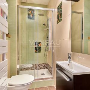 Paris VIIIe– Quartier Europe--Appartement familial et de récepti