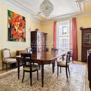 Paris VIIIe– Quartier Europe--Appartement familial et de récepti