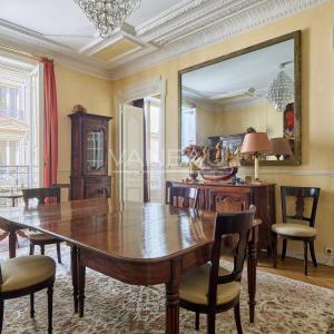 Paris VIIIe– Quartier Europe--Appartement familial et de réception